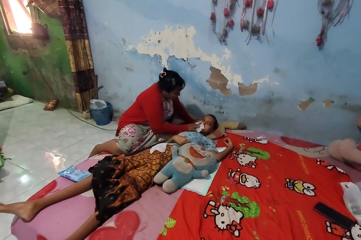 Derita Tumor Uterus, Gadis Yatim Piatu di Mojokerto Butuh Bantuan