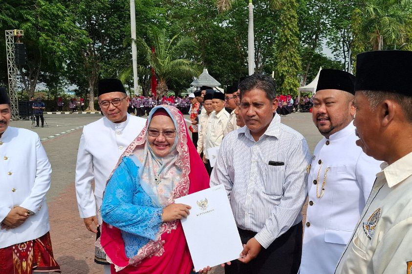 Menjelang Lengser, Wabup Gresik Aminatun Habibah Pamitan di Depan Ratusan Kades