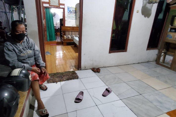 Mantan Menantu Nekat Bacok Mantan Mertuanya hingga Terkapar