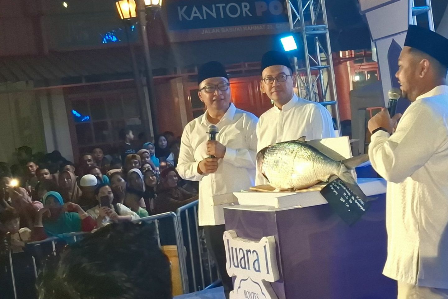Petrokimia Gresik Menangkan Lelang Bandeng Seharga Rp50 Juta
