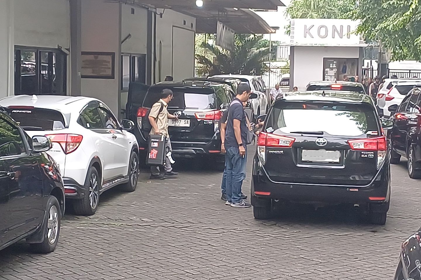 Kasus Dana Hibah APBD Jatim, KPK Geledah Kantor KONI Jatim Enam Jam