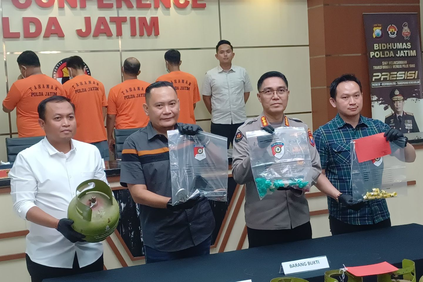 Raup Untung Ratusan Juta, Empat Pengoplos LPG Bersubsidi Ditangkap Polda Jatim