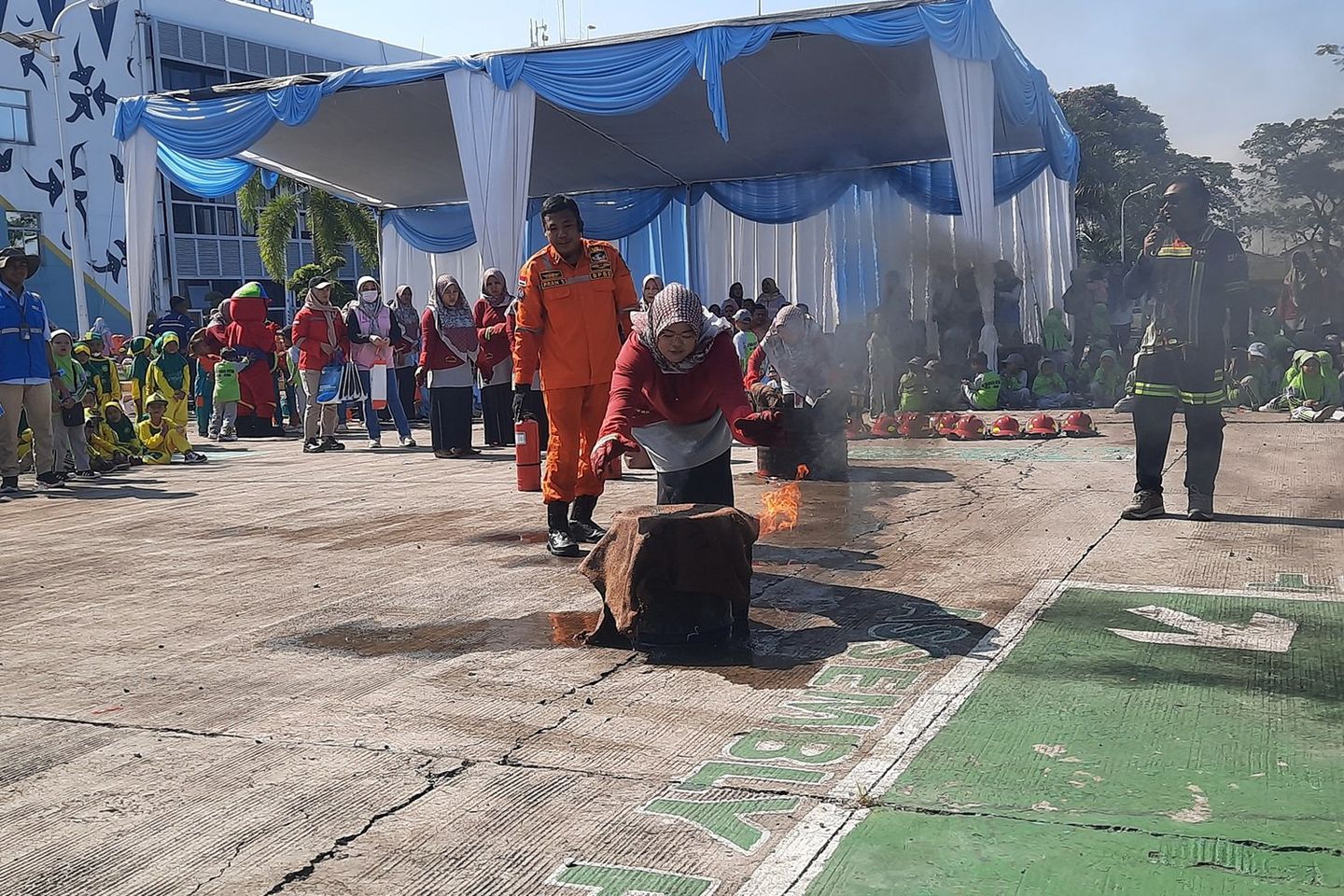 Hari Anak Nasional, PLN Nusantara Power Ajak Guru dan Anak PAUD Belajar Padamkan Api