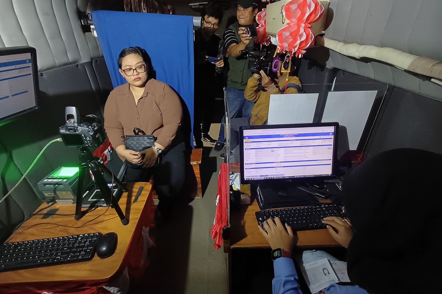 Polrestabes Surabaya Luncurkan ‘Simanis’, Layanan SIM Malam Hari di Taman Bungkul