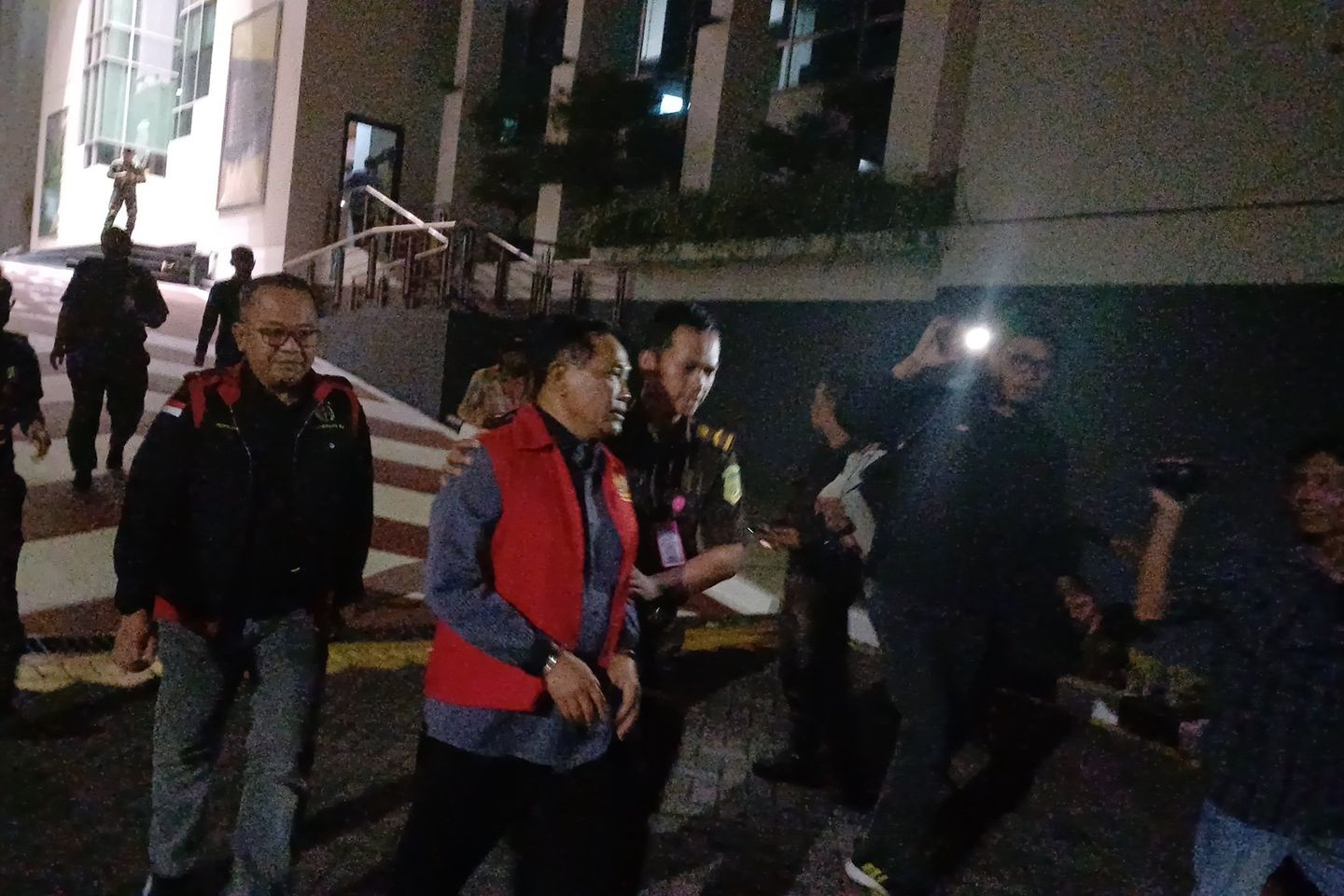 Korupsi Pengadaan Barang di Dinas Pendidikan Jatim, Politikus Mantan Kabid SMK dan Pengusaha Ditahan