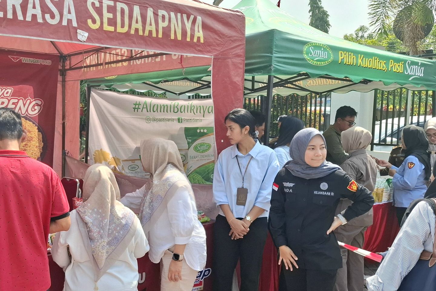 Kejari Gresik Ringankan Beban Warga melalui Pasar Murah Sembako