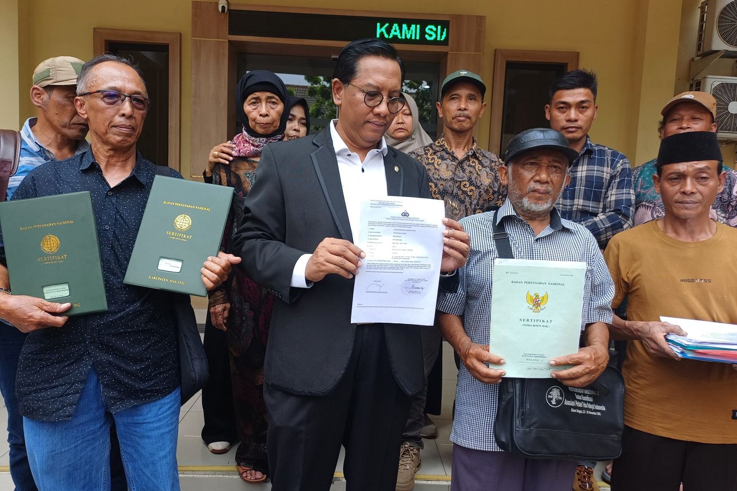 Dugaan Mafia Tanah, Puluhan Warga Malang Lapor Polda Jatim