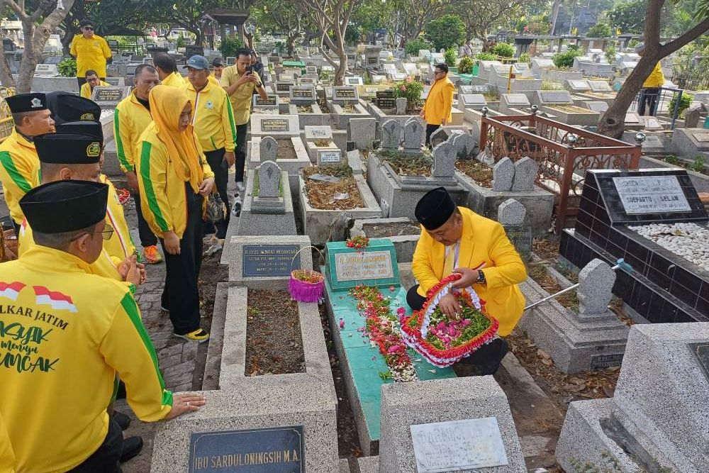 HUT ke-61 Golkar, Ali Mufthi bersama Kader Partai Berziarah ke TMP dan Makam Leluhur