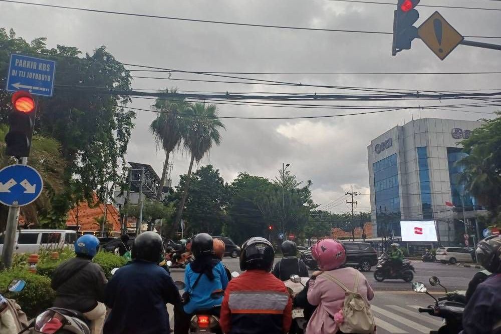 Modifikasi Cuaca Saat Musim Mudik, Khofifah: Mitigasi Potensi Cuaca Ekstrem