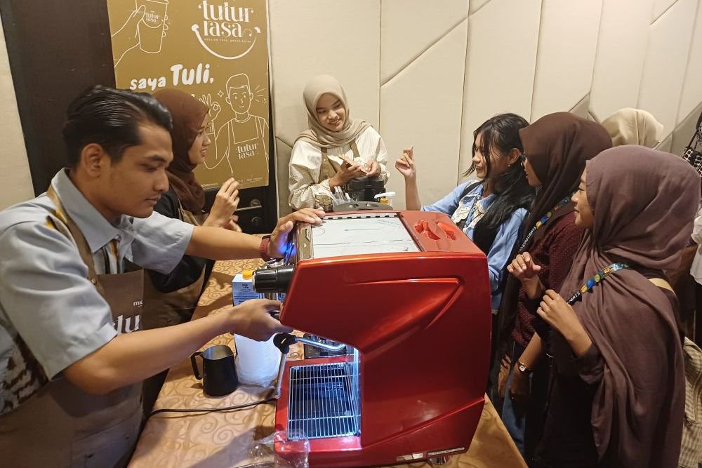 Midtown Hotels Indonesia Wadahi Pemuda Disabilitas jadi Barista