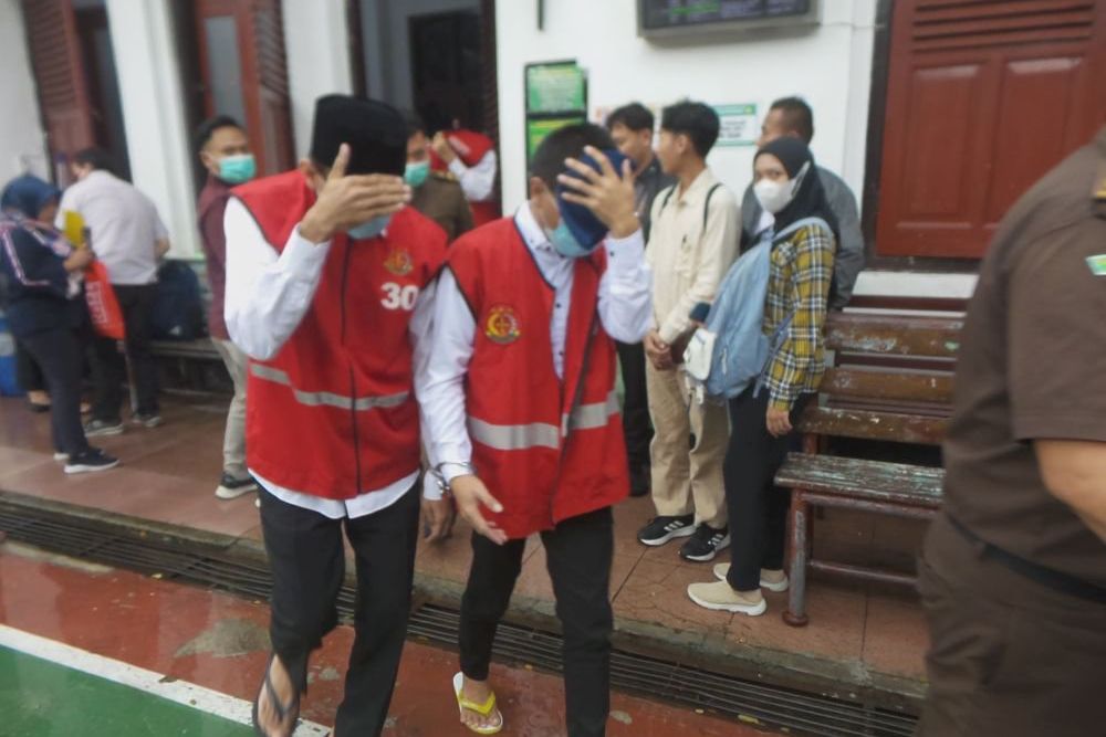 25 Terdakwa Pesta Gay Didakwa dengan UU Pornografi