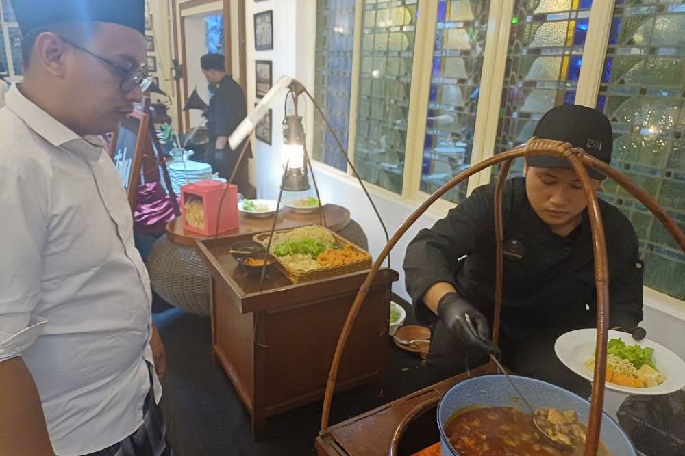 Kuliner Nusantara Warnai Menu Bukber di Hotel Majapahit Surabaya