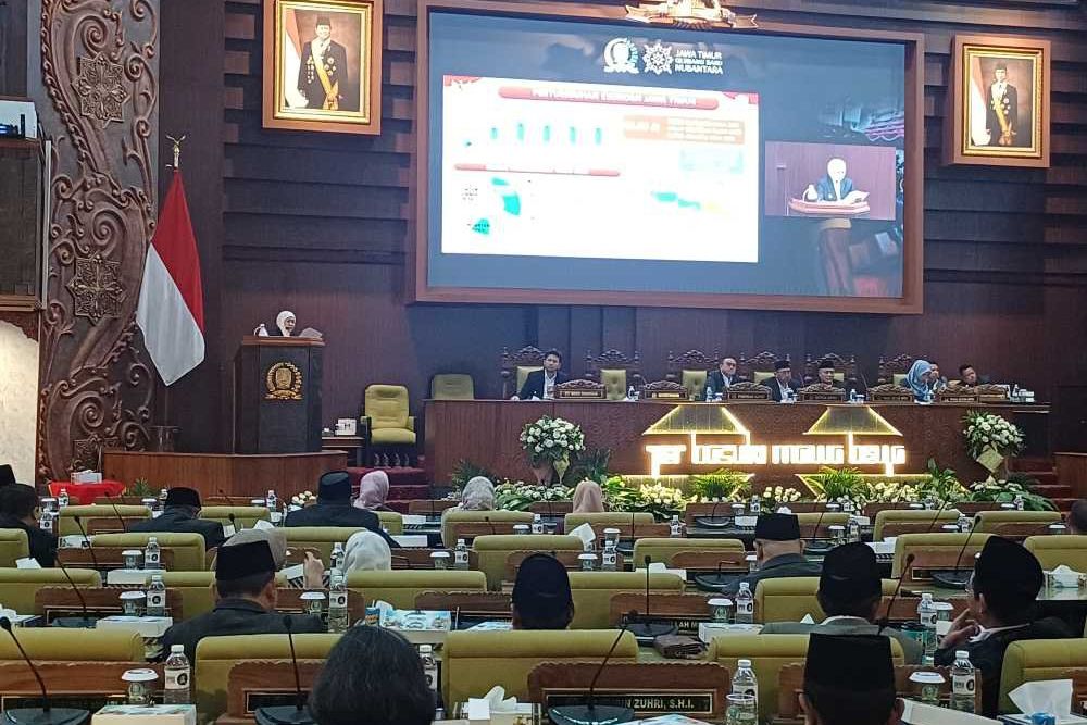 Sampaikan LKPj Tahun Anggaran 2025, Khofifah Ungkap Capaian Pemprov Jatim