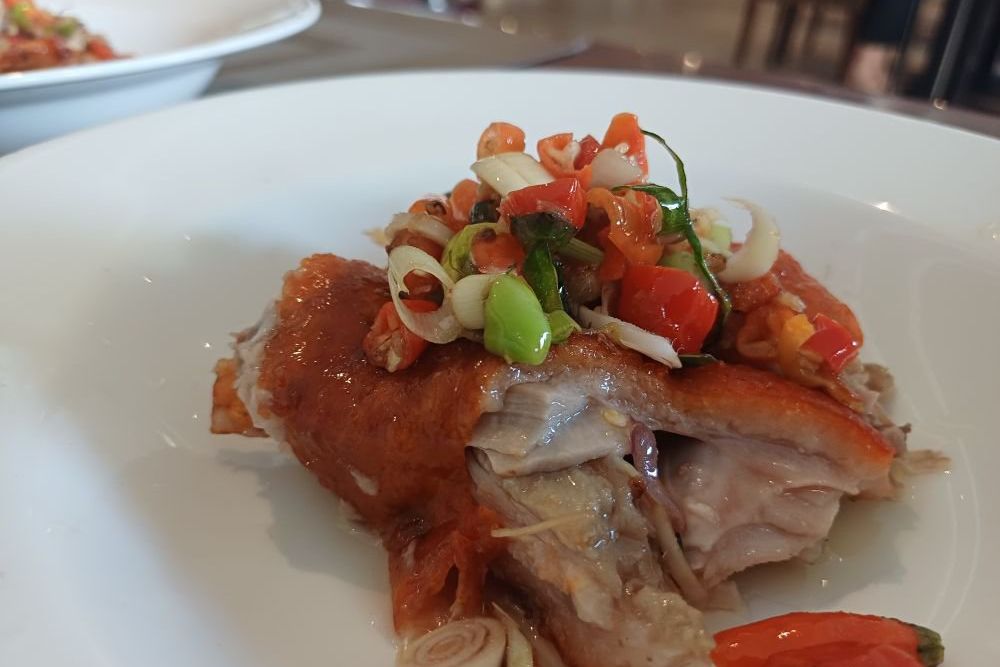 Bebek Nyonyor, Padukan Bumbu Nusantra dengan Teknik Memasak ala Peking Duck