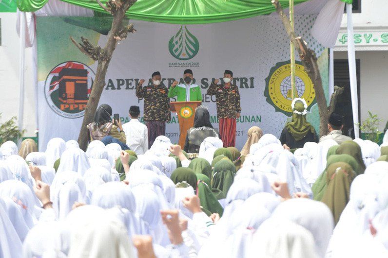 Jadi Pembina Apel Akbar Santri, Sekjen PPP Kenang Perjuangan Santri