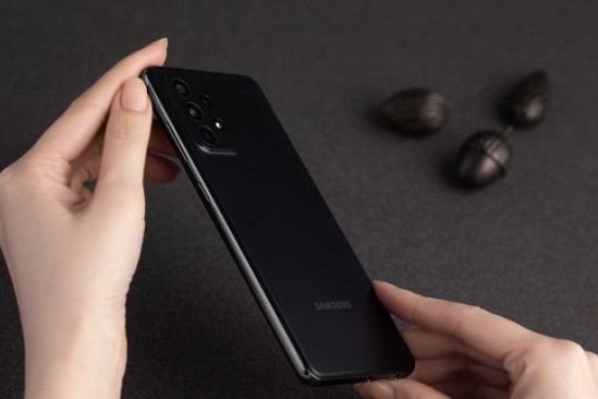 Harga Bersaing, Ini Spesifikasi dan Harga Samsung Galaxy A52 vs Oppo Reno5