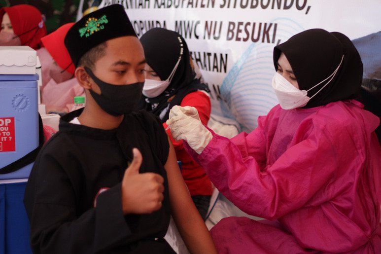 TNI Gandeng NU dan Ponpes di Situbondo Gelar Program Serbu Vaksin Massal