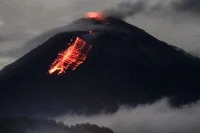 Aktivitas Gunung Semeru Meningkat, 500 Warga Mengungsi