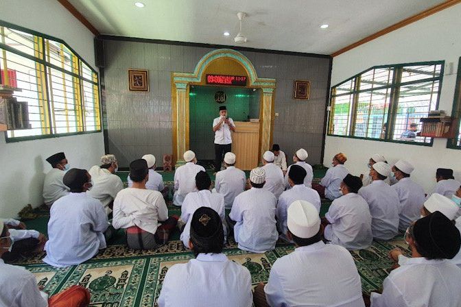 Di Balik Hari Santri Para Narapidana Dalam Penjara