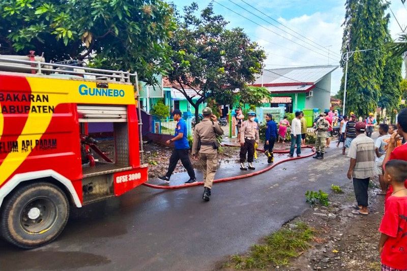 Klinik Bersalin di Situbondo Terbakar