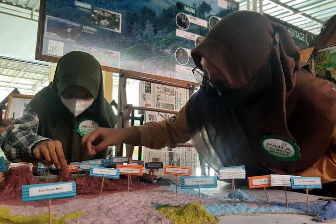 Pelajar SMP di Banyuwangi Mengenal Ruang Hidupnya dengan Belajar Geopark Ijen