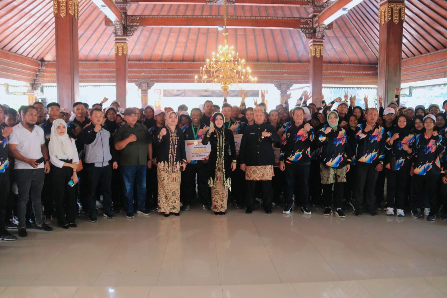 Bupati Mojokerto Beri Apresiasi Atlit Porprov Peraih Medali