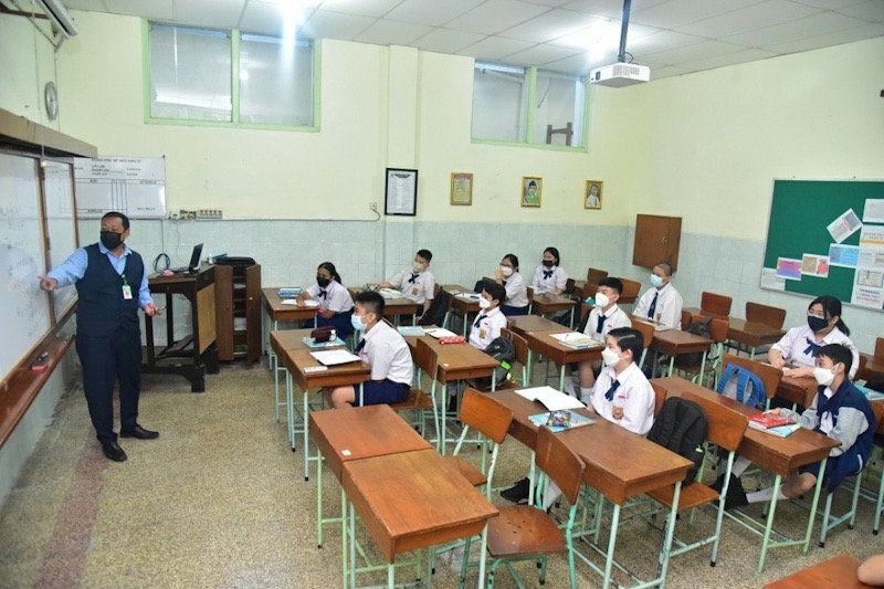 PTM 100 Persen Dimulai, Siswa MBR Manfaatkan Perlengkapan Sekolah Gratis