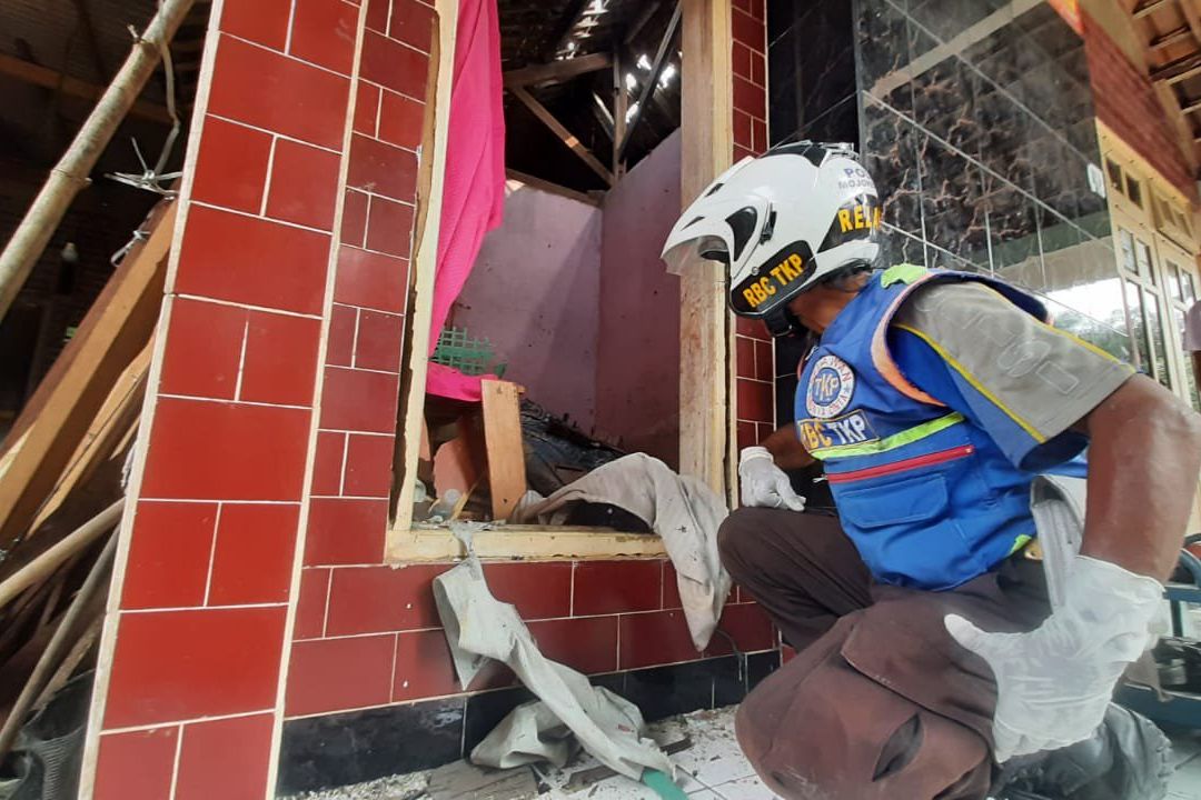 Blar….Petasan Tersimpan Dalam Kamar Meledak, Remaja di Mojokerto Meninggal