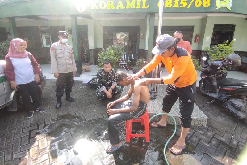Di Balik Evakuasi ODGJ Tak Punya Tempat Tinggal hingga Perekaman e-KTP di Mojokerto