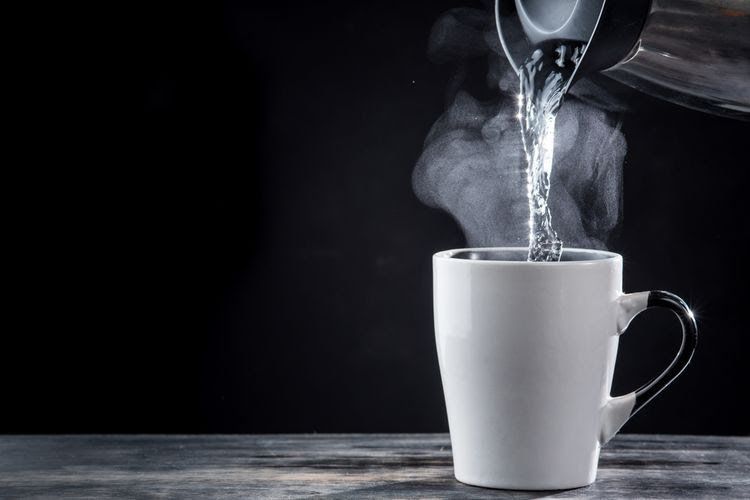 Perlu Tahu, Ini Manfaat Minum Air Hangat untuk Kesehatan Tubuh