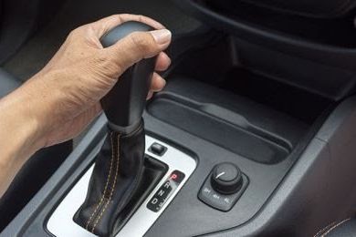 Ini Tips Mengendarai Mobil Matik untuk Pemula 