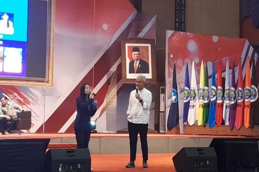 Ganjar Pranowo Tutup Mulut Soal Keputusan MK Tolak Uji Capres Cawapres Usia 35 Tahun