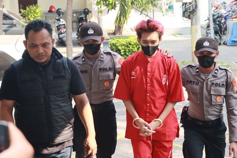 Jual 3 Mahasiswi ke Pria Hidung Belang, Muncikari di Surabaya Diringkus