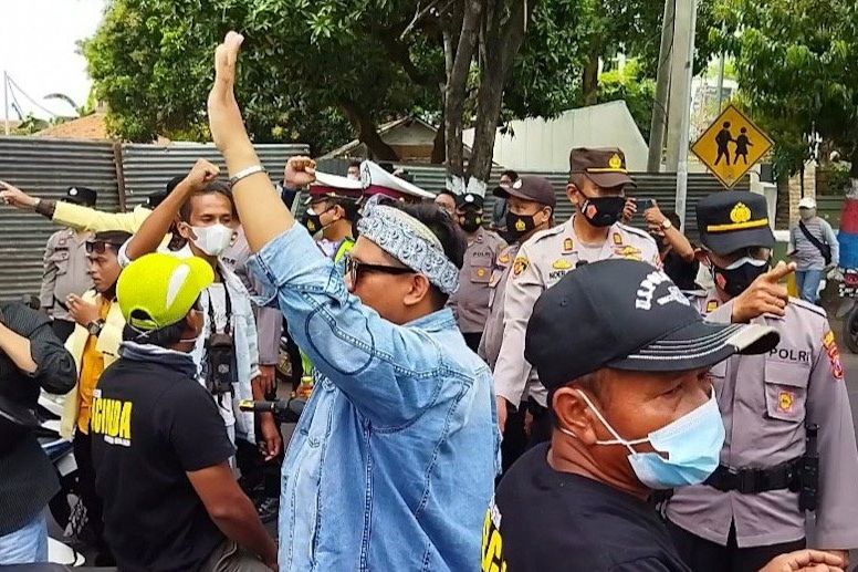 Tuntut Segera Digelar Pilkades, Apdesi Demo Kantor Pemkab Probolinggo 