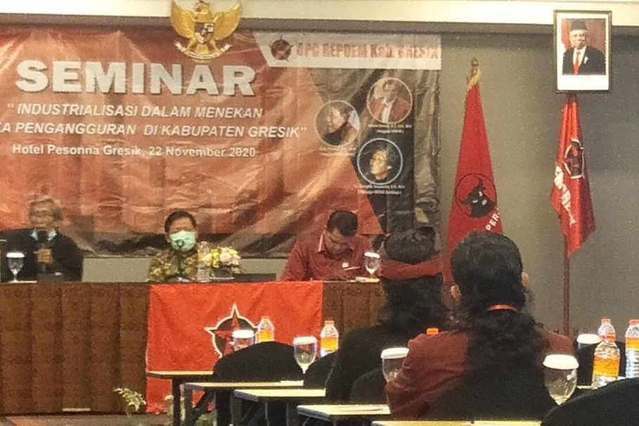 Industrialisasi Dalam Menekan Pengangguran di Gresik