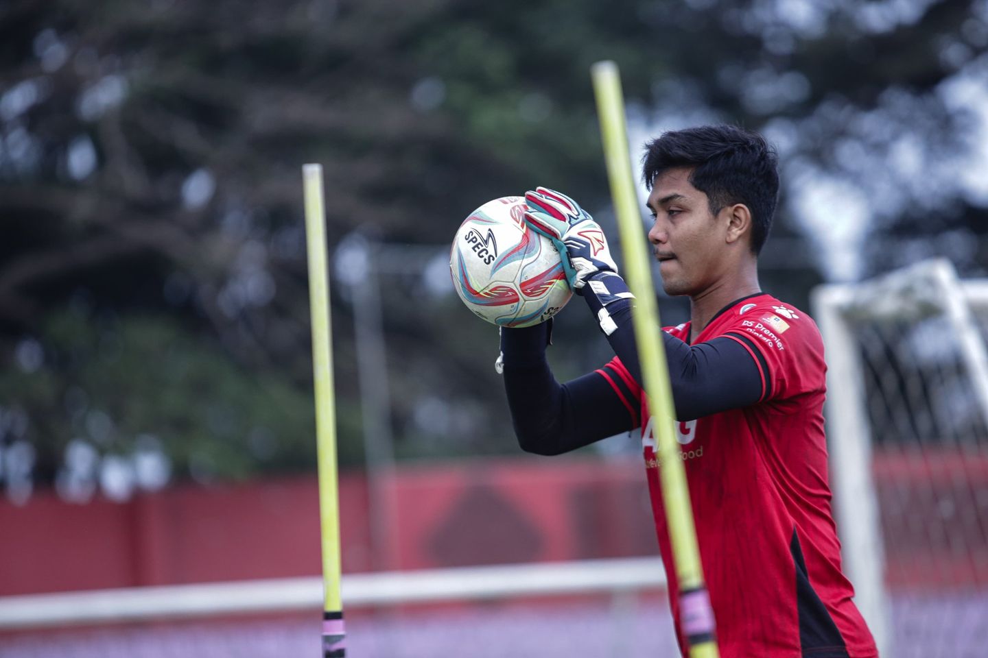 
Perkuat Posisi Penjaga Gawang, Persik Kediri Datangkan Miswar Saputra