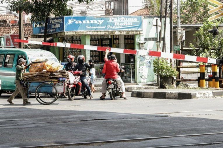 22 Kecelakaan di Perlintasan Sebidang Kereta Api Selama Oktober 2020