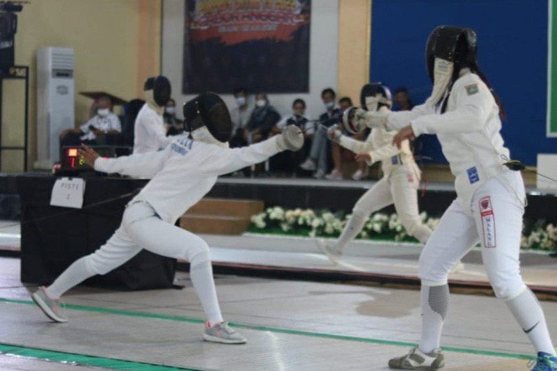Atlit Anggar Kabupaten Probolinggo Sabet Medali Emas di Ajang Porprov VII Jatim