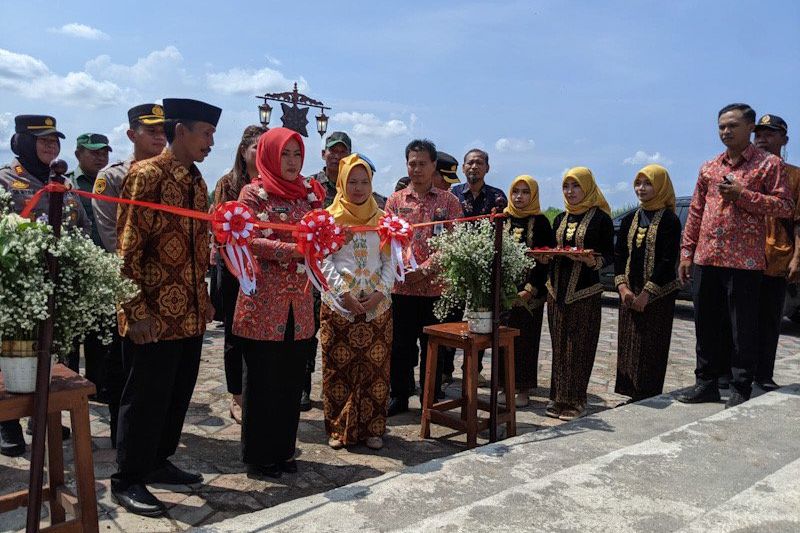 Sambut Hari Jadi Kabupaten Mojokerto ke-703, Bupati Ikfina Resmikan Lima Proyek untuk Masyarakat