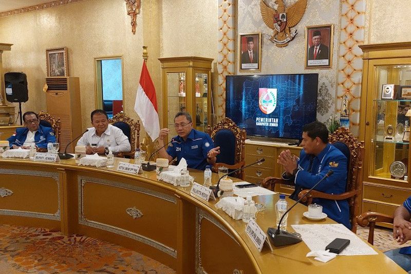 Wakil Ketua MPR Zulkifli Hasan Siap Bantu Pemkab Jember