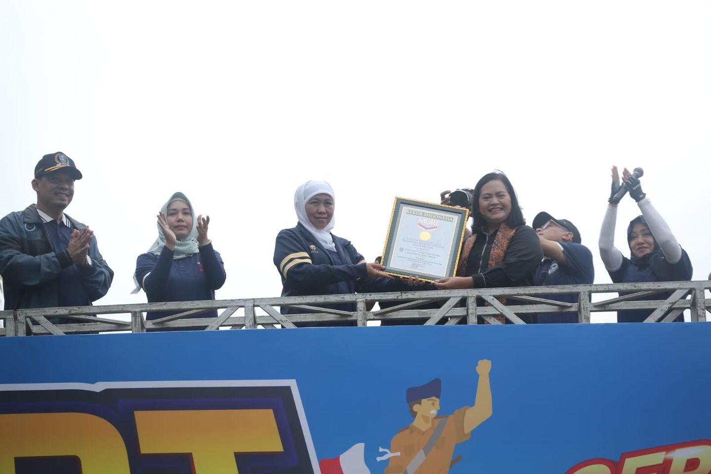 Gerak Jalan Mojokerto-Suroboyo Pecahkan Rekor MURI