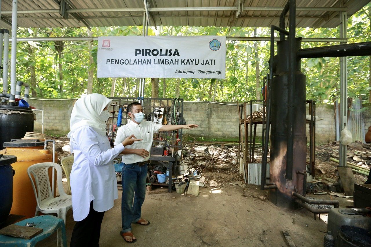 Pupuk Cair Rumahan di Banyuwangi Mampu Olah 4 Ton Limbah Kayu Jati per Bulan