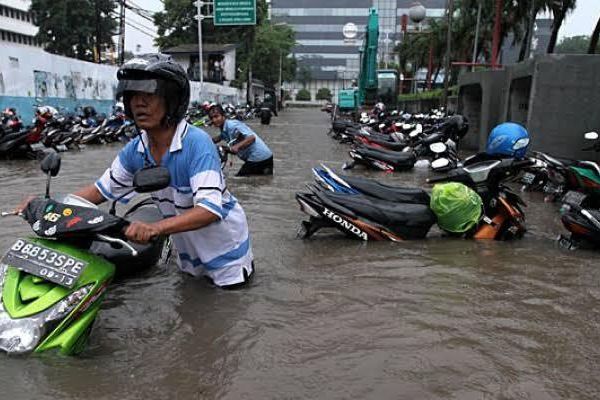 Tips Atasi Motor saat Banjir