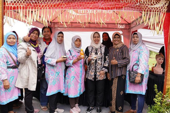 Kunjungi Mojotirto Festival, Ning Ita:  Produk UMKM Tembus Pasar Internasional