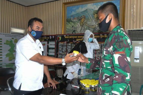 Cegah Peredaran dan Penayalagunaan Narkoba, TNI Jalani Tes Urine
