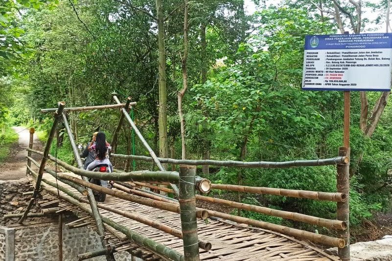 Jembatan Bambu Senilai Rp 200 Juta di Ponorogo