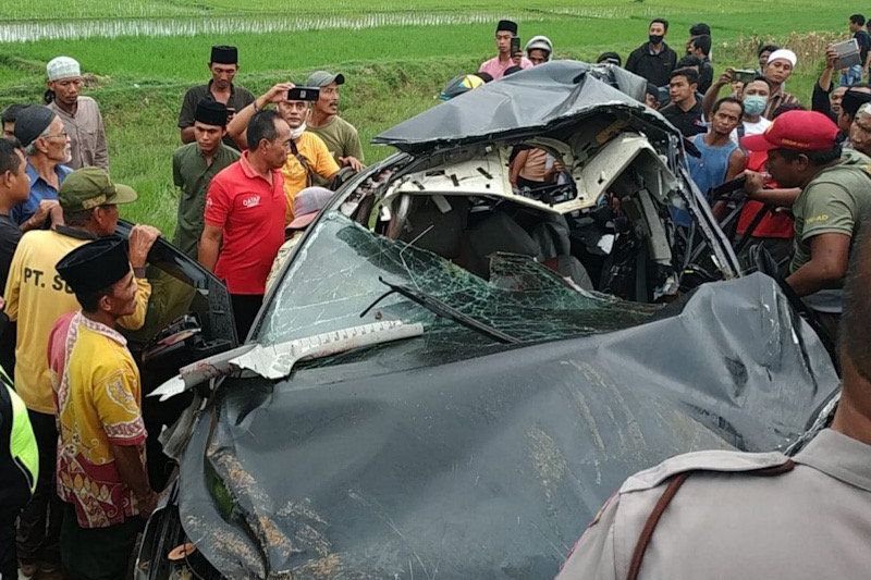 Kecelakaan Sebidang Perlintasan Kereta Api Hantam SUV Ternyata Tanpa Palang Pintu KA