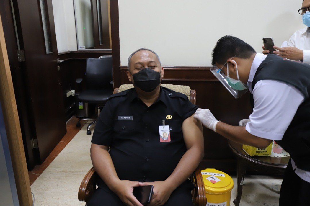 Vaksinasi Tahap Dua Sasar Pelayan Publik hingga Lansia