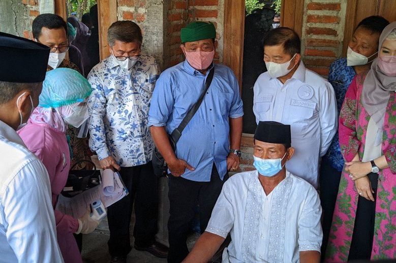 Dianggap Rasionya Rendah, Menteri PPN Tinjau Vaksinasi <em>Door to door </em>di Ponorogo