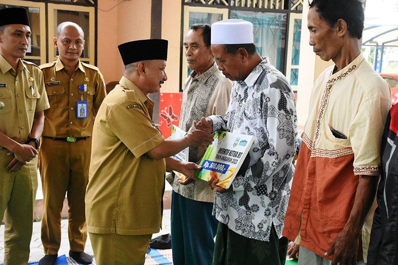 Pemkab Situbondo Salurkan Insentif Bagi 3.345 Ketua RT